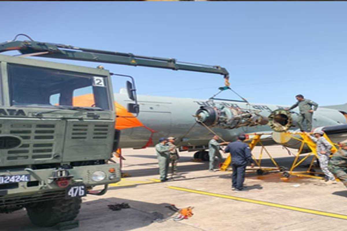 इंजन में खराबी के बाद वायुसेना का विमान भोपाल के राजा भोज हवाईअड्डे पर उतरा